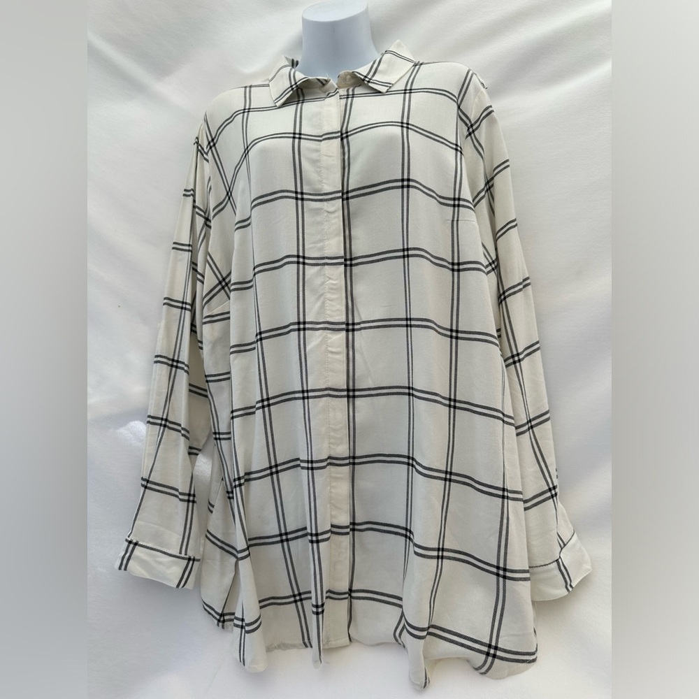 H&M White and Black Casual Button Down Shirt